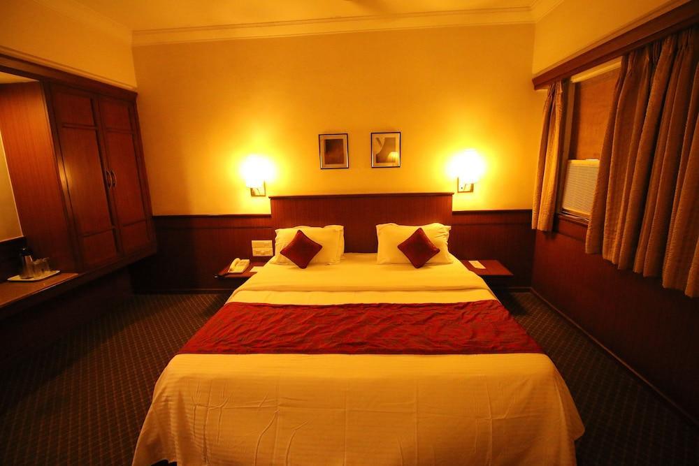 Hotel Skylon Ahmedabad Esterno foto