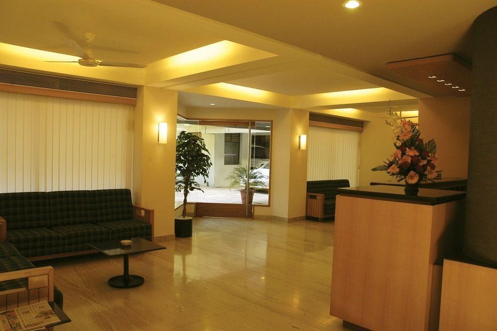 Hotel Skylon Ahmedabad Esterno foto