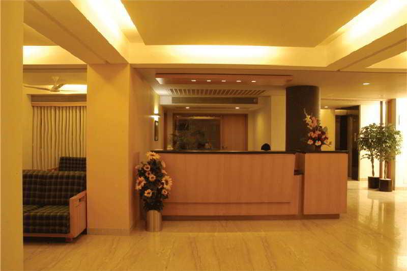 Hotel Skylon Ahmedabad Esterno foto