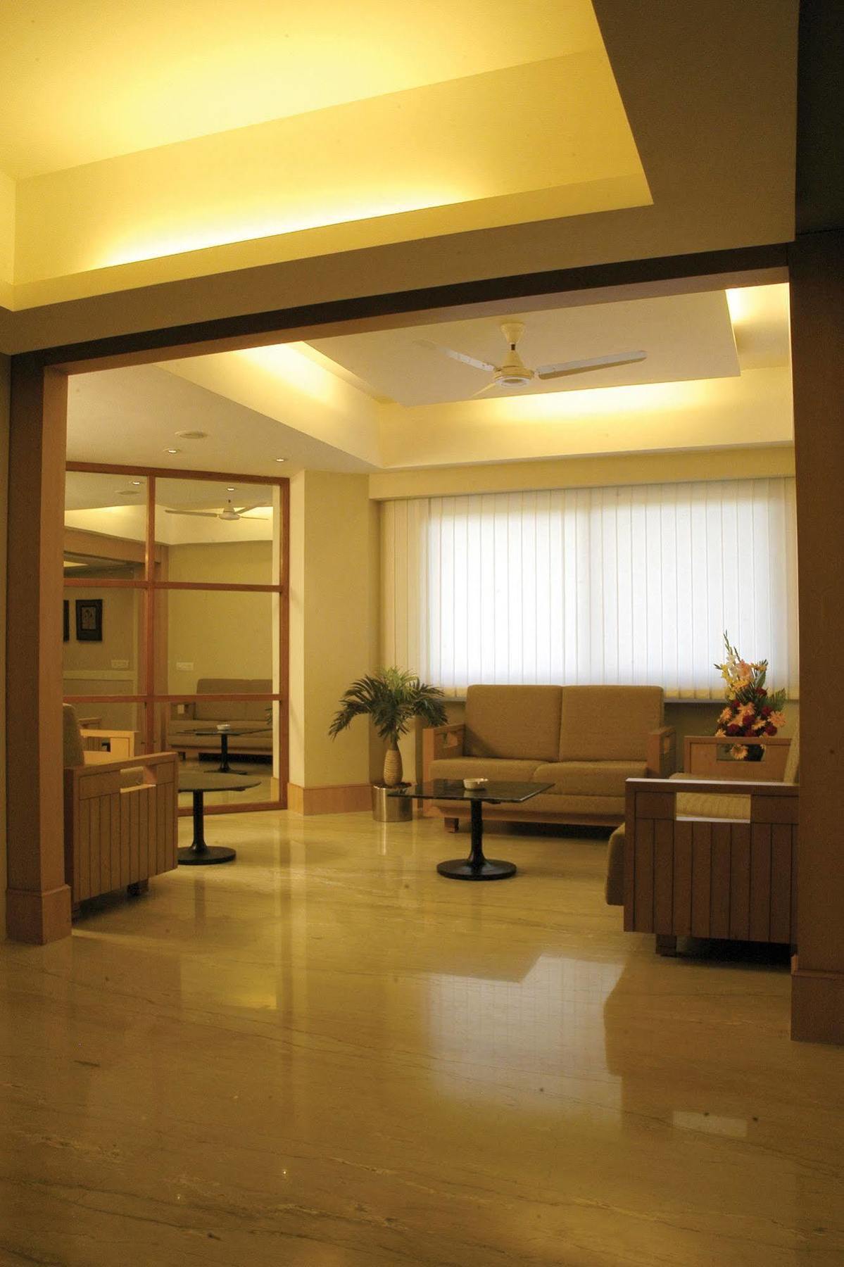 Hotel Skylon Ahmedabad Esterno foto